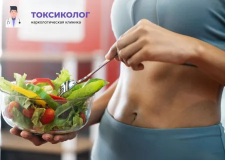 Человек с правильным питанием, достигший успеха в борьбе за здоровье через лечение пищевой зависимости